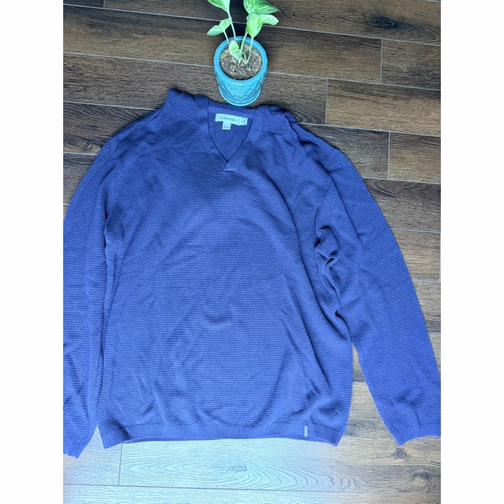 EUC Calvin Klein Men's Navy V-Neck Sweater with Hood. Size XL.